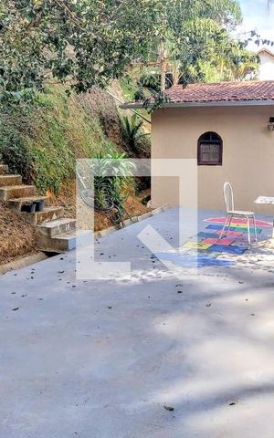 Casa de condomínio à venda com 385m², 5 quartos e 6 vagas Casa de condomínio à venda com 385m², 5 quartos e 6 vagasÁrea comum