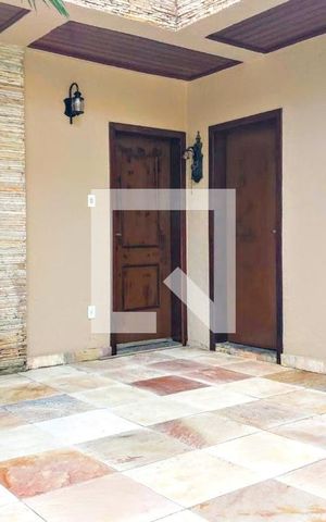 Casa de condomínio à venda com 385m², 5 quartos e 6 vagas Casa de condomínio à venda com 385m², 5 quartos e 6 vagasÁrea comum