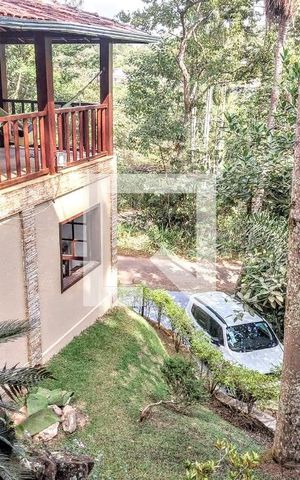 Casa de condomínio à venda com 385m², 5 quartos e 6 vagas Casa de condomínio à venda com 385m², 5 quartos e 6 vagasÁrea comum