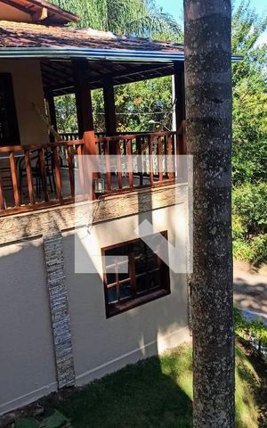 Casa de condomínio à venda com 385m², 5 quartos e 6 vagas Casa de condomínio à venda com 385m², 5 quartos e 6 vagasÁrea comum