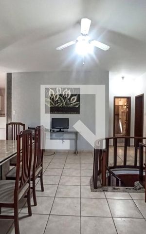 Casa de condomínio à venda com 385m², 5 quartos e 6 vagas Casa de condomínio à venda com 385m², 5 quartos e 6 vagasSala de Jantar