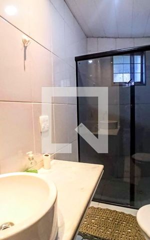 Casa de condomínio à venda com 385m², 5 quartos e 6 vagas Casa de condomínio à venda com 385m², 5 quartos e 6 vagasBanheiro