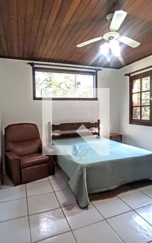 Casa de condomínio à venda com 385m², 5 quartos e 6 vagas Casa de condomínio à venda com 385m², 5 quartos e 6 vagasQuarto 5