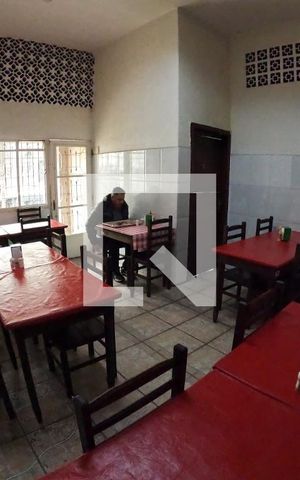 Casa à venda com 240m², 5 quartos e sem vagaRestaurante no Térreo