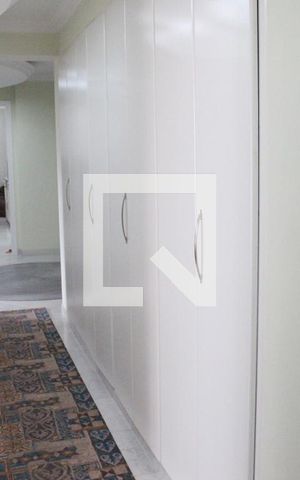 Apartamento à venda com 380m², 4 quartos e 5 vagasCorredor Quartos