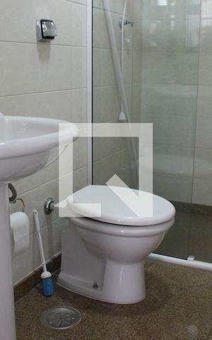 Apartamento à venda com 380m², 4 quartos e 5 vagasBanheiro de Serviço