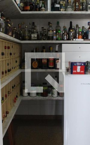 Apartamento à venda com 380m², 4 quartos e 5 vagasDespensa 