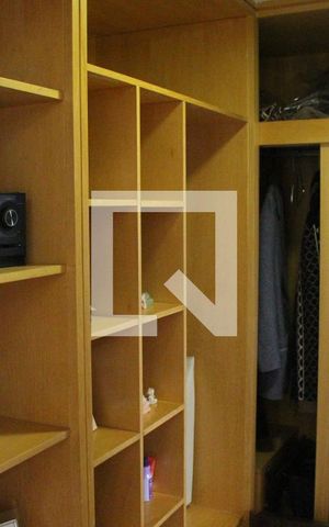 Apartamento à venda com 380m², 4 quartos e 5 vagasCloset Suíte 2