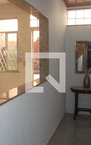 Casa à venda com 200m², 2 quartos e 1 vagaCorredor