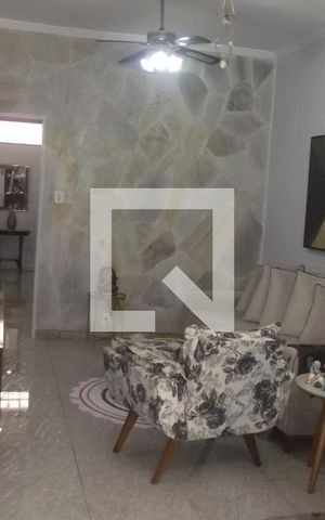 Casa à venda com 200m², 2 quartos e 1 vagaSala