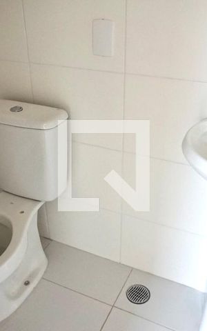 Studio para alugar com 28m², 1 quarto e sem vaga Studio para alugar com 28m², 1 quarto e sem vagaBanheiro