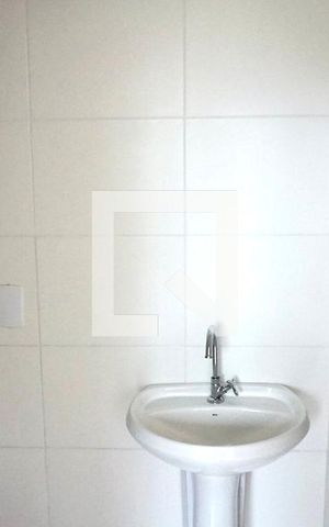 Studio para alugar com 28m², 1 quarto e sem vaga Studio para alugar com 28m², 1 quarto e sem vagaBanheiro
