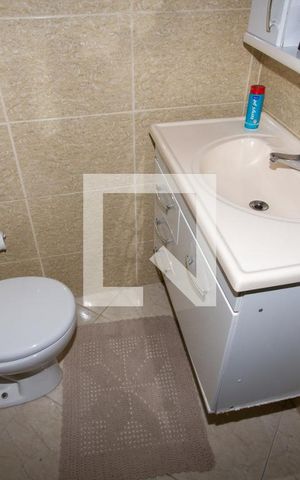 Casa à venda com 200m², 3 quartos e 3 vagas Casa à venda com 200m², 3 quartos e 3 vagasBanheiro 1