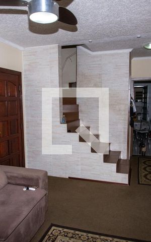 Casa à venda com 200m², 3 quartos e 3 vagas Casa à venda com 200m², 3 quartos e 3 vagasSala