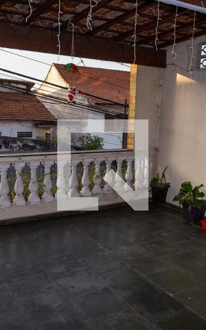 Casa à venda com 200m², 3 quartos e 3 vagas Casa à venda com 200m², 3 quartos e 3 vagasSacada