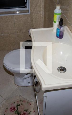 Casa à venda com 200m², 3 quartos e 3 vagas Casa à venda com 200m², 3 quartos e 3 vagasBanheiro 2