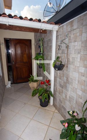 Casa à venda com 200m², 3 quartos e 3 vagas Casa à venda com 200m², 3 quartos e 3 vagasQuintal