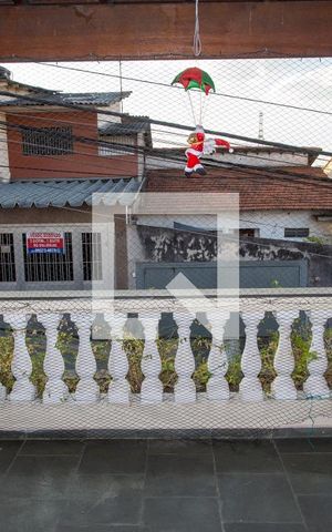 Casa à venda com 200m², 3 quartos e 3 vagas Casa à venda com 200m², 3 quartos e 3 vagasSacada
