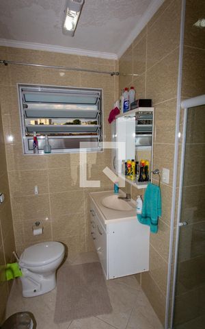 Casa à venda com 200m², 3 quartos e 3 vagas Casa à venda com 200m², 3 quartos e 3 vagasBanheiro 1