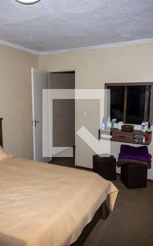Casa à venda com 200m², 3 quartos e 3 vagas Casa à venda com 200m², 3 quartos e 3 vagasSuíte