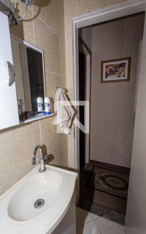 Casa à venda com 200m², 3 quartos e 3 vagas Casa à venda com 200m², 3 quartos e 3 vagasBanheiro 2