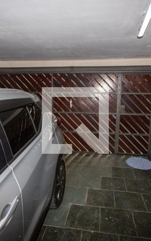 Casa à venda com 200m², 3 quartos e 3 vagas Casa à venda com 200m², 3 quartos e 3 vagasGaragem