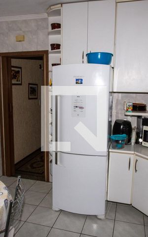 Casa à venda com 200m², 3 quartos e 3 vagas Casa à venda com 200m², 3 quartos e 3 vagasCozinha