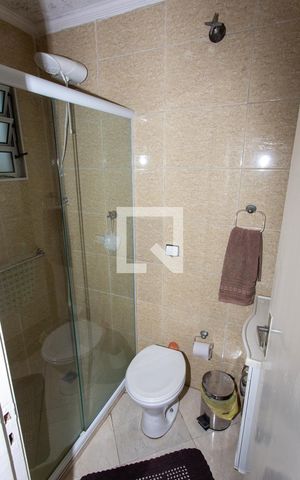 Casa à venda com 200m², 3 quartos e 3 vagas Casa à venda com 200m², 3 quartos e 3 vagasBanheiro da Suíte