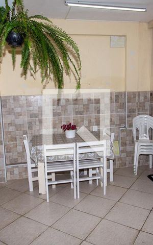 Casa à venda com 200m², 3 quartos e 3 vagas Casa à venda com 200m², 3 quartos e 3 vagasQuintal