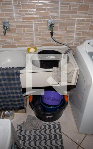 Casa à venda com 200m², 3 quartos e 3 vagas Casa à venda com 200m², 3 quartos e 3 vagasÁrea de Serviço