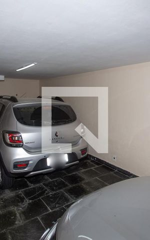 Casa à venda com 200m², 3 quartos e 3 vagas Casa à venda com 200m², 3 quartos e 3 vagasGaragem