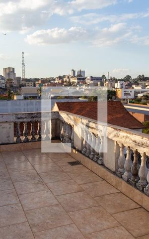 Casa à venda com 200m², 3 quartos e 3 vagas Casa à venda com 200m², 3 quartos e 3 vagasÁrea externa