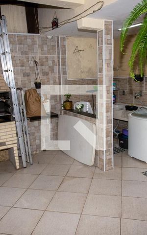 Casa à venda com 200m², 3 quartos e 3 vagas Casa à venda com 200m², 3 quartos e 3 vagasQuintal