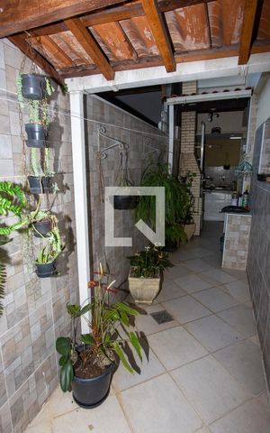 Casa à venda com 200m², 3 quartos e 3 vagas Casa à venda com 200m², 3 quartos e 3 vagasQuintal