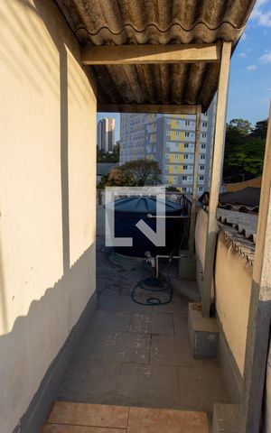 Casa à venda com 200m², 3 quartos e 3 vagas Casa à venda com 200m², 3 quartos e 3 vagasÁrea externa