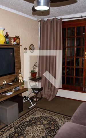 Casa à venda com 200m², 3 quartos e 3 vagas Casa à venda com 200m², 3 quartos e 3 vagasSala
