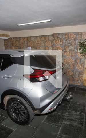 Casa à venda com 200m², 3 quartos e 3 vagas Casa à venda com 200m², 3 quartos e 3 vagasGaragem