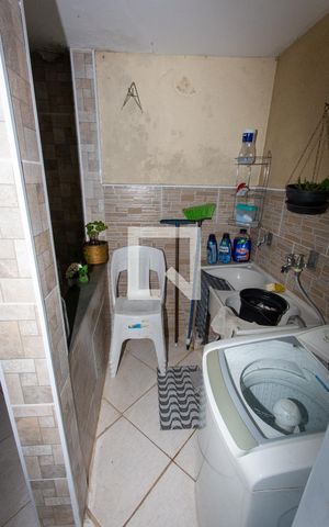 Casa à venda com 200m², 3 quartos e 3 vagas Casa à venda com 200m², 3 quartos e 3 vagasÁrea de Serviço