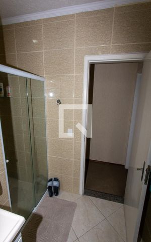 Casa à venda com 200m², 3 quartos e 3 vagas Casa à venda com 200m², 3 quartos e 3 vagasBanheiro 1