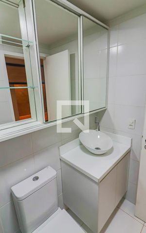 Apartamento à venda com 60m², 2 quartos e 1 vaga Apartamento à venda com 60m², 2 quartos e 1 vagaBanheiro Social