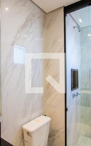 Apartamento para alugar com 73m², 2 quartos e 2 vagas Apartamento para alugar com 73m², 2 quartos e 2 vagasBanheiro do quarto 1