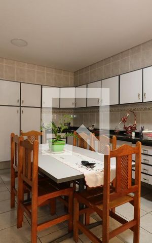 Casa à venda com 400m², 2 quartos e 6 vagasCozinha