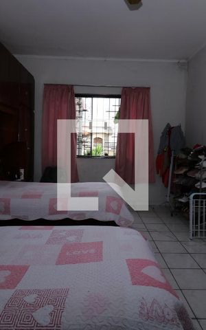 Casa à venda com 400m², 2 quartos e 6 vagasQuarto