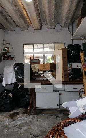 Casa à venda com 400m², 2 quartos e 6 vagasDepósito