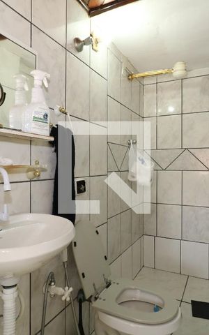 Casa à venda com 400m², 2 quartos e 6 vagasÁrea comum - Banheiro