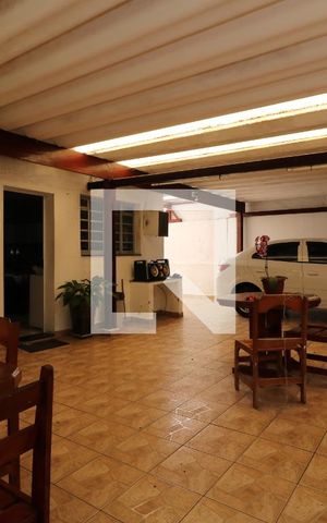 Casa à venda com 400m², 2 quartos e 6 vagasQuintal