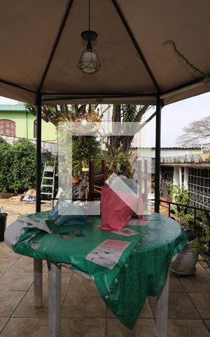 Casa à venda com 400m², 2 quartos e 6 vagasÁrea comum - Churrasqueira