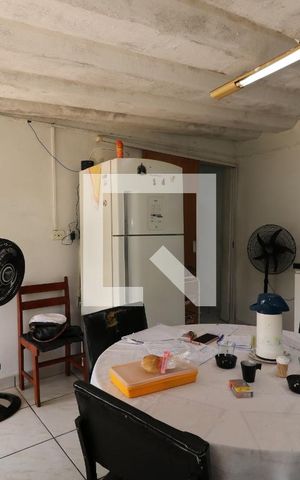 Casa à venda com 400m², 2 quartos e 6 vagasÁrea comum - Cozinha