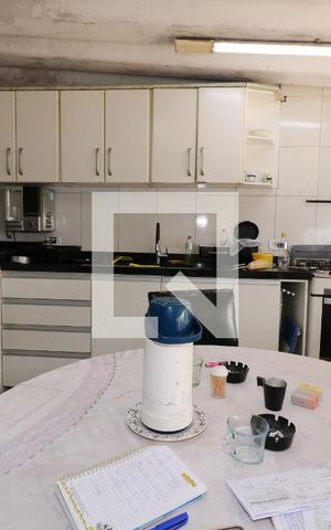 Casa à venda com 400m², 2 quartos e 6 vagasÁrea comum - Cozinha