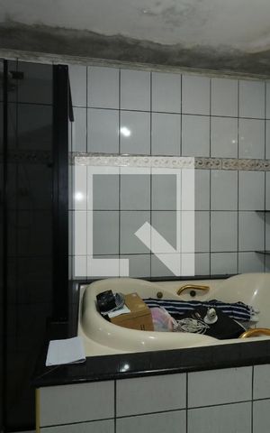 Casa à venda com 400m², 2 quartos e 6 vagasBanheiro da Suite